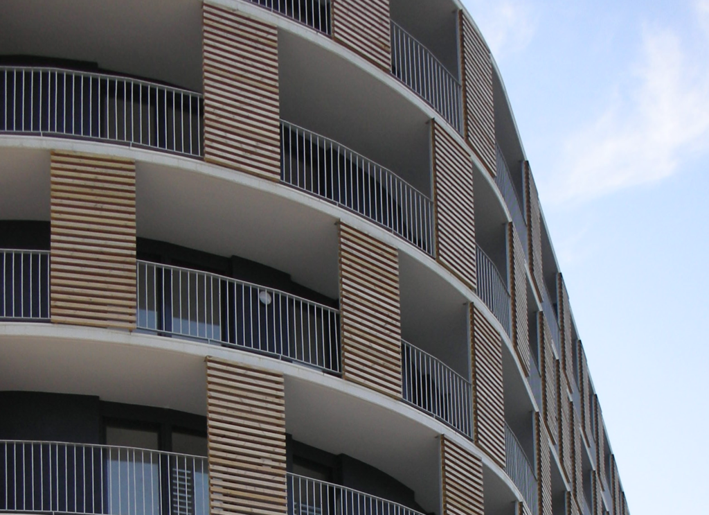 viviendas vpo con galería exterior o balcones en donostia